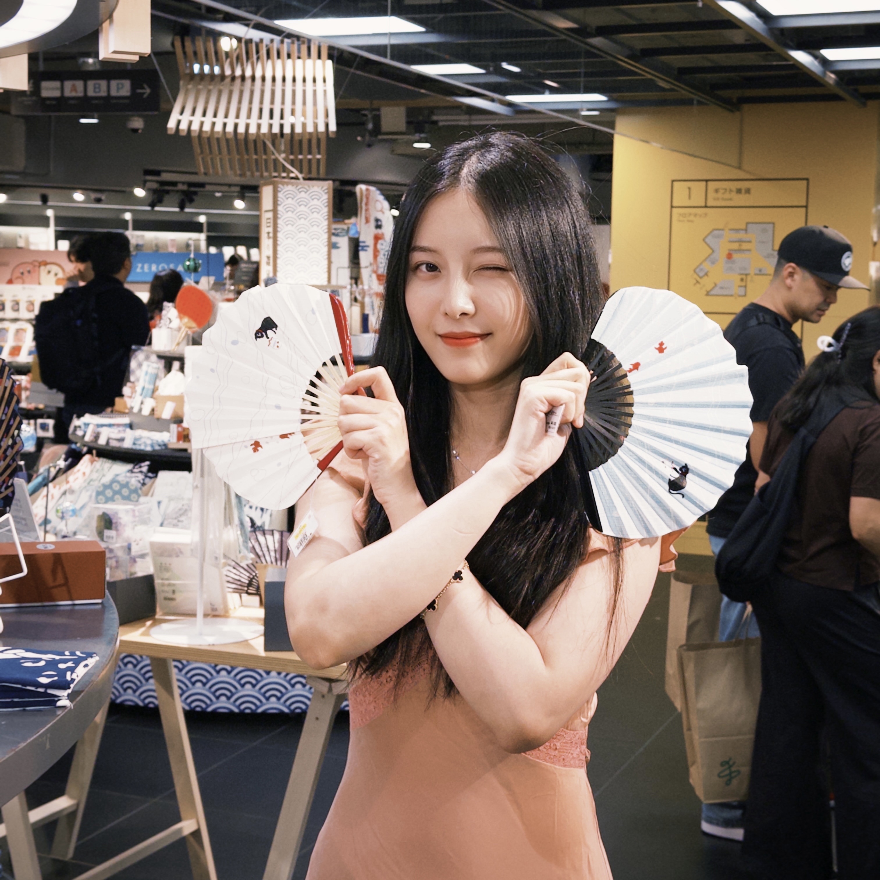 Jun Zhou